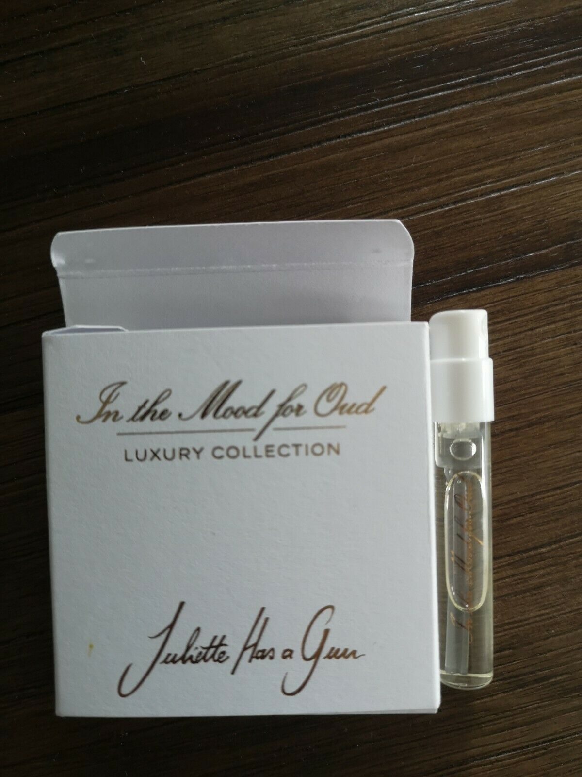 Juliette Has a Gun In the Mood for Oud 1.7ml mostră oficială de parfum, Juliette Has a Gun In the Mood for Oud 1.7ml mostră oficială de parfum, Juliette Has a Gun In the Mood for Oud 1.7ml mostră oficială de parfum,