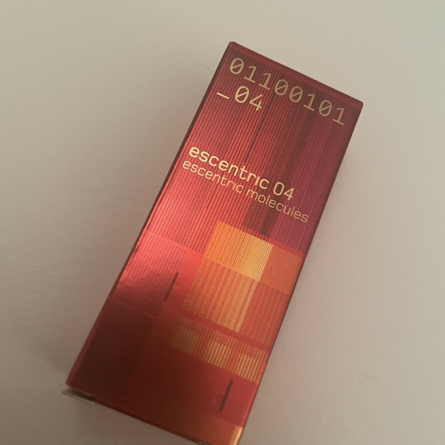 Escentric Molecules Escentric 04 2ml 0.07 fl. oz. mostră oficială de parfum