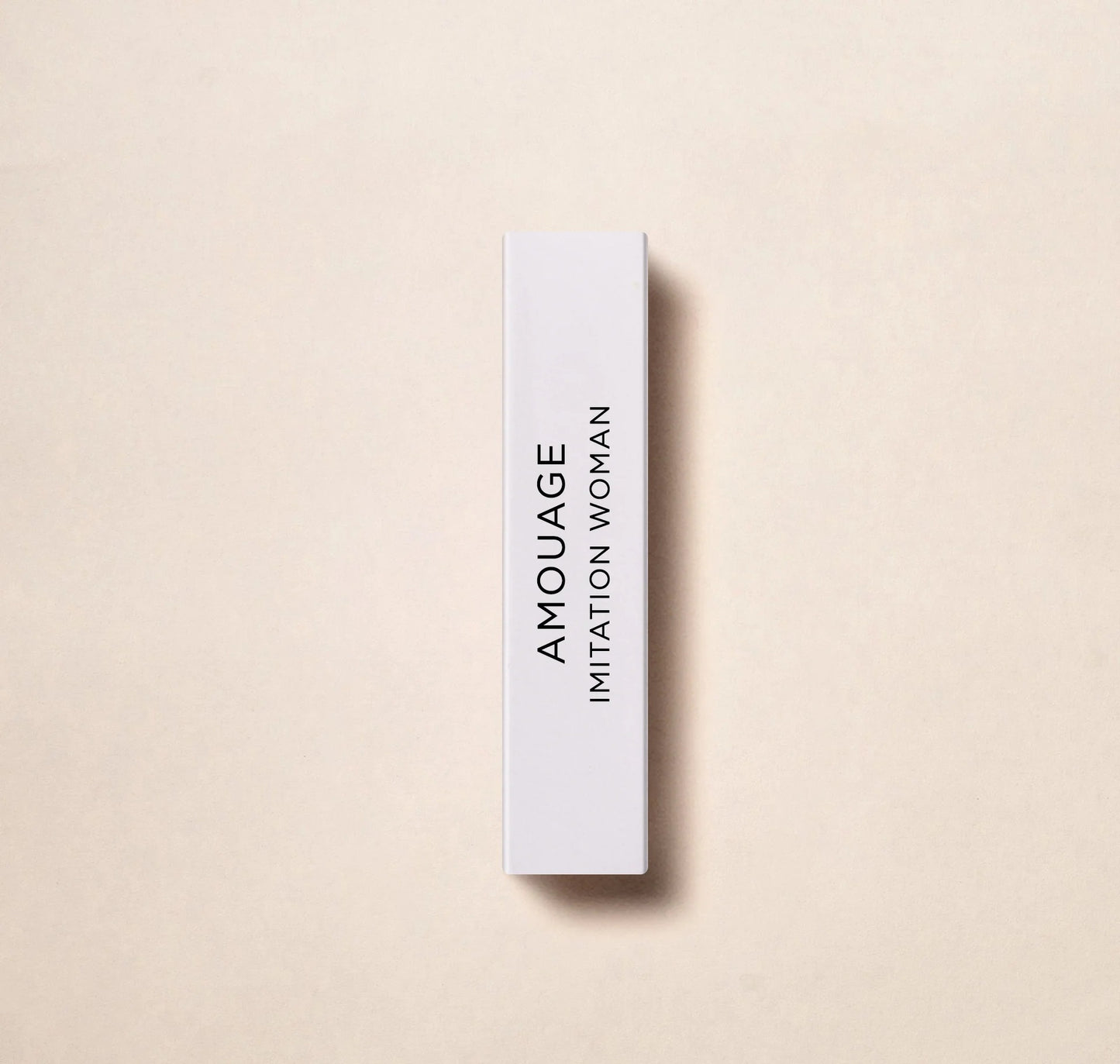Experimentează parfumul luxos al Amouage Imitation Woman cu această mostră oficială de 2ml 0,06 oz. Creat de renumita casă de parfumuri Amouage, acest parfum emană eleganță și sofisticare. Perfect pentru testare înainte de a achiziționa o sticlă într